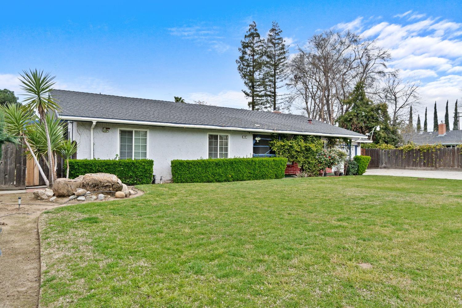 210 South Caesar Avenue Fresno, CA 93727 - Photo 2 of 29