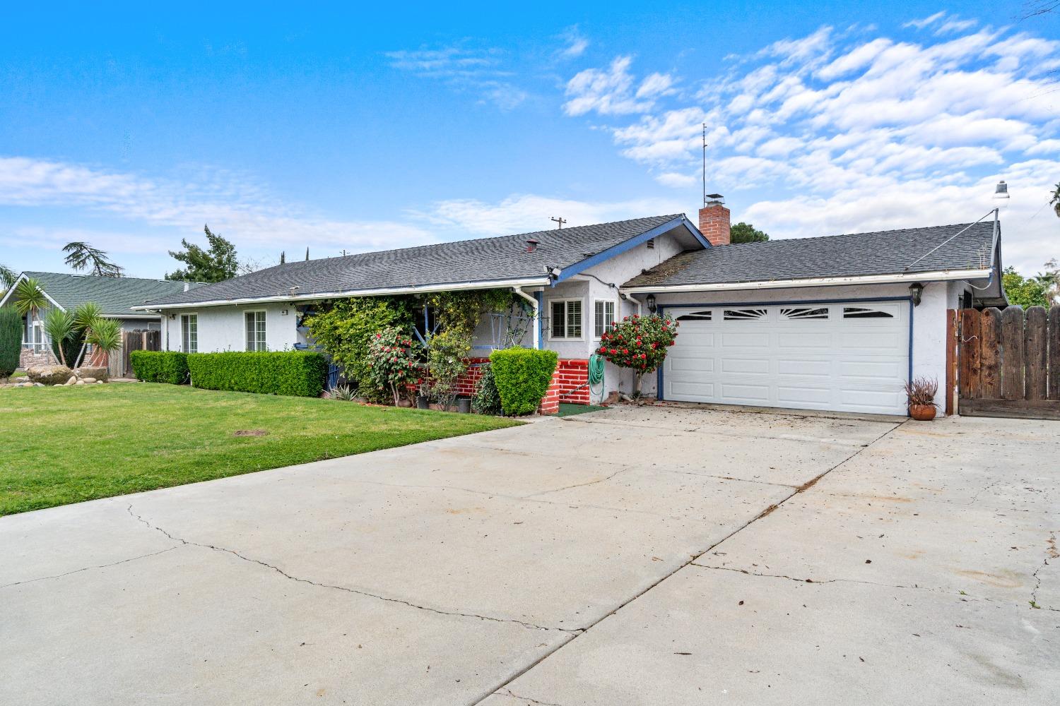 210 South Caesar Avenue Fresno, CA 93727 - Photo 3 of 29