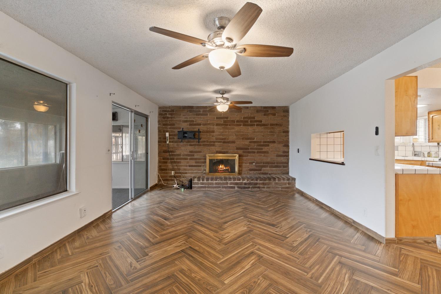 210 South Caesar Avenue Fresno, CA 93727 - Photo 7 of 29
