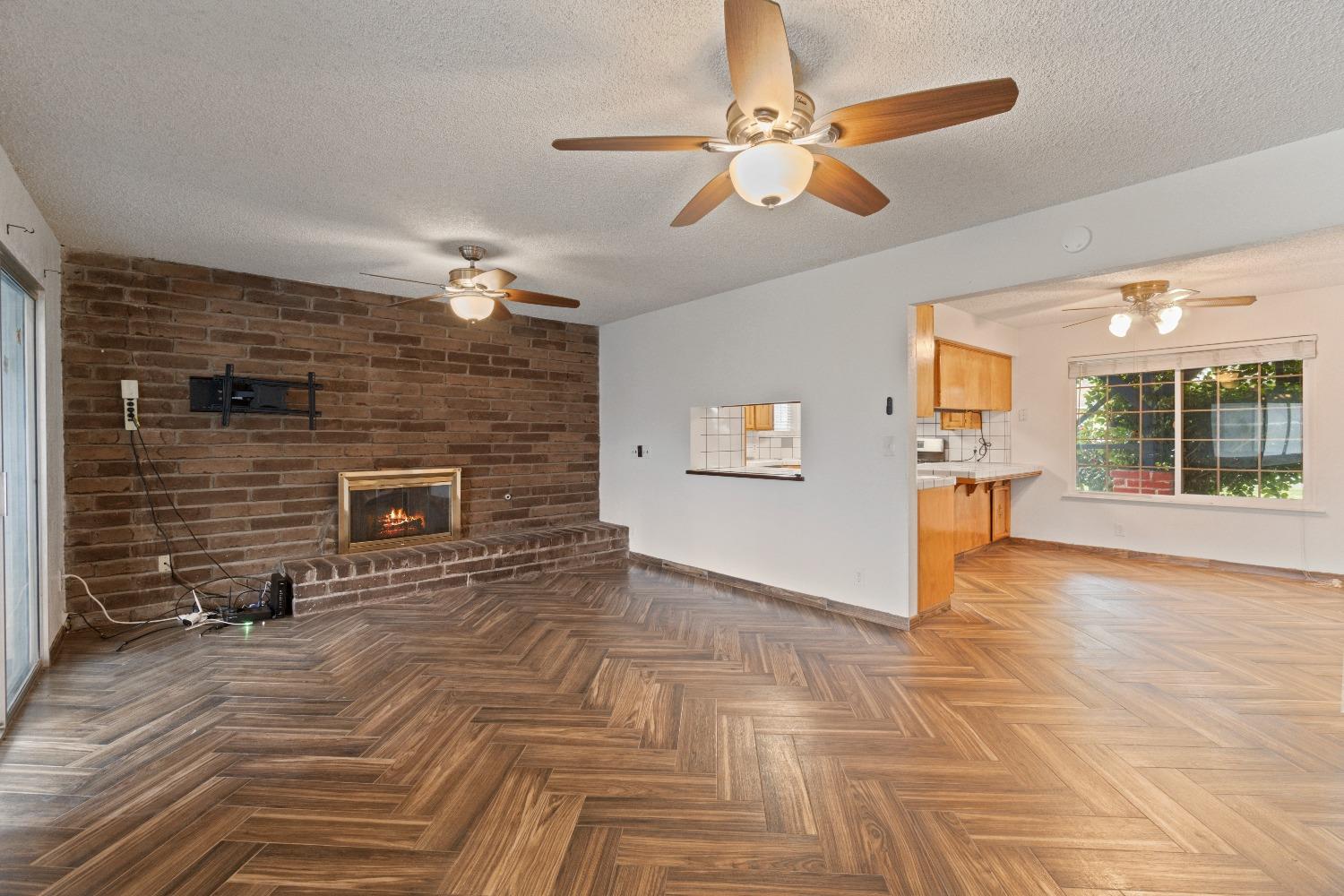 210 South Caesar Avenue Fresno, CA 93727 - Photo 8 of 29