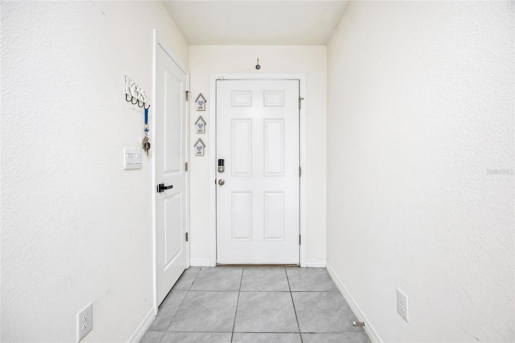 16402 Southwest 17th Terr Road Ocala, FL 34473 - Photo 4 of 36 a view of an empty room