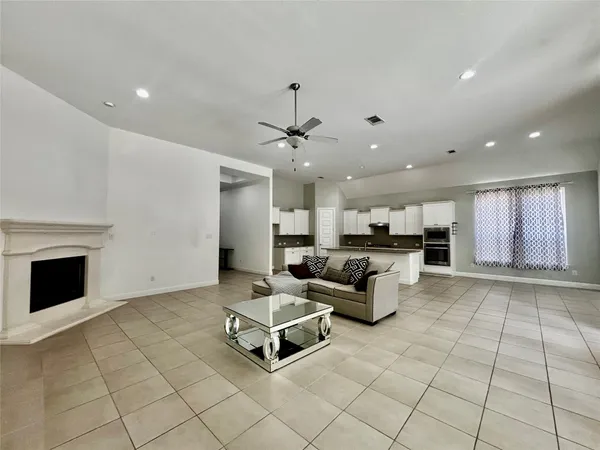 $3,800 | 13326 Lake Chesdin Road, Houston, TX 77044