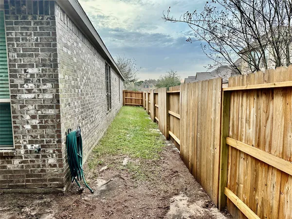 $3,800 | 13326 Lake Chesdin Road, Houston, TX 77044