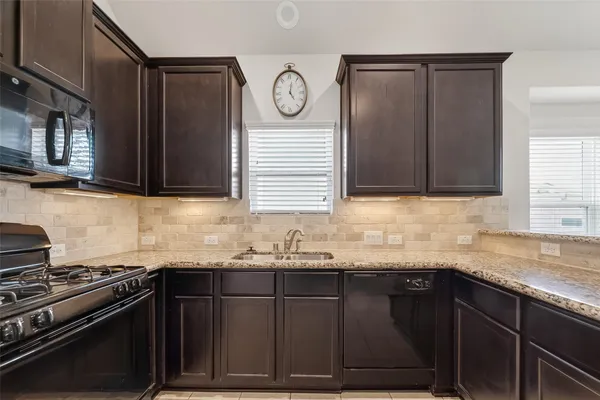 $2,500 | 203 Brookwood Park Lane, Dickinson, TX 77539