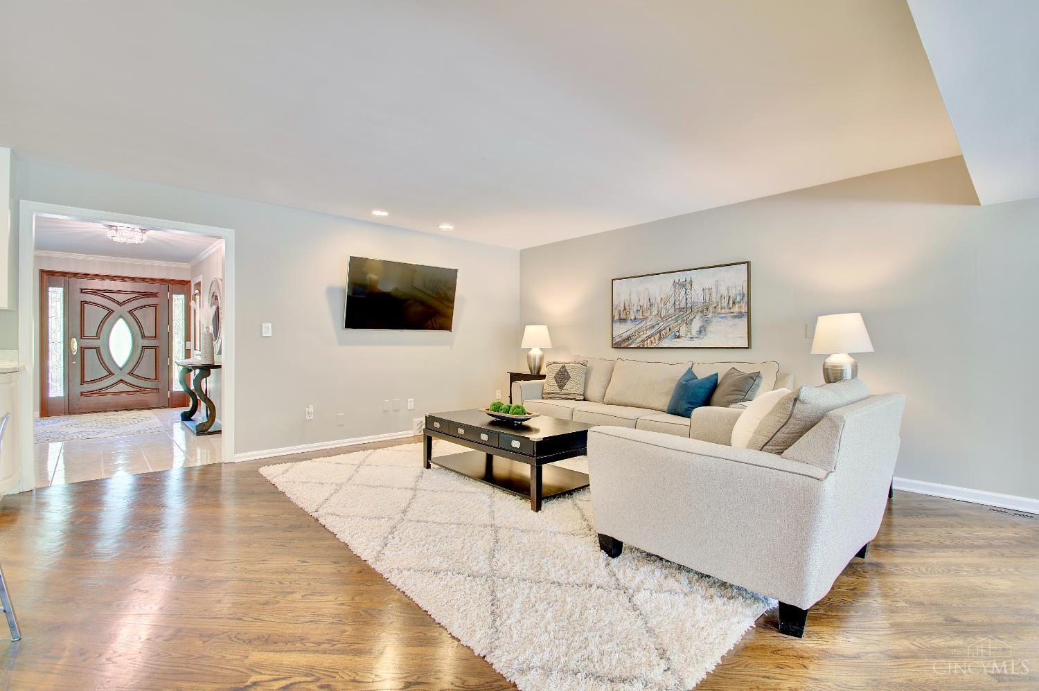5995 Drake Road Cincinnati, OH 45243 - Photo 8 of 80