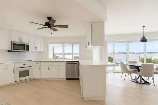 $6,995,000 | 1535 Dolphin Lane, Naples, FL 34102