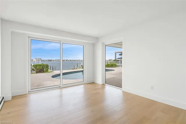 $6,995,000 | 1535 Dolphin Lane, Naples, FL 34102