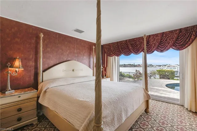 $6,995,000 | 1535 Dolphin Lane, Naples, FL 34102