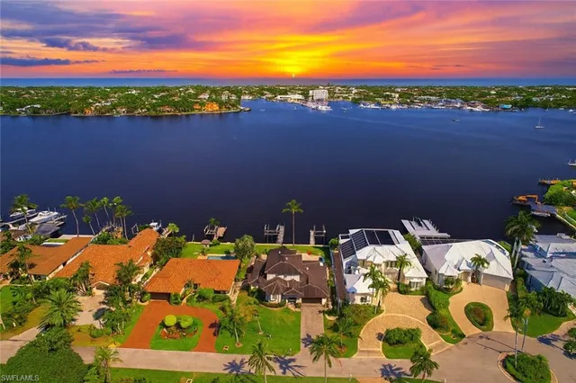 $6,995,000 | 1535 Dolphin Lane, Naples, FL 34102