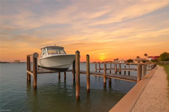 $6,995,000 | 1535 Dolphin Lane, Naples, FL 34102