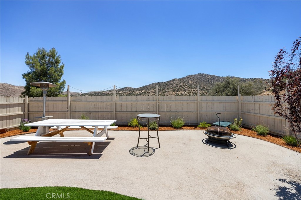 33415 Oracle Hill Road Palmdale, CA 93550 - Photo 24 of 44 a car parked on the side of the road