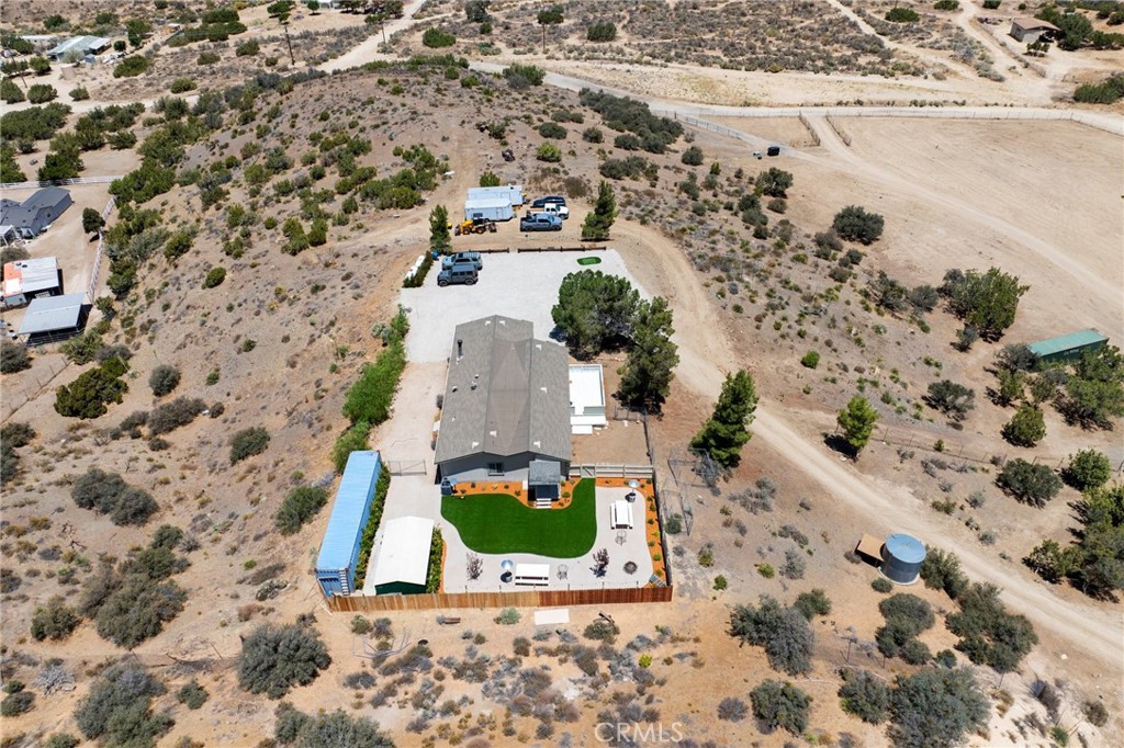 33415 Oracle Hill Road Palmdale, CA 93550 - Photo 40 of 44 an aerial view of a house with a yard