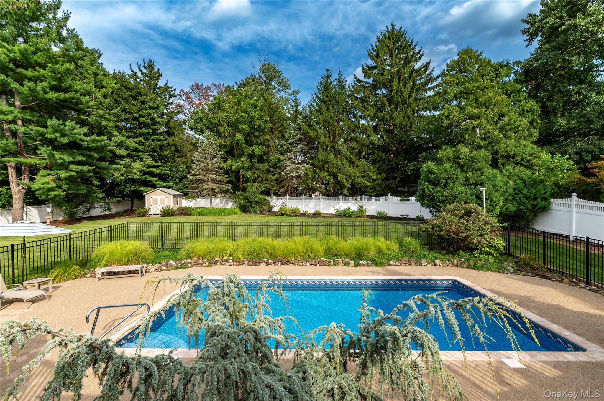 619 Russet Road Valley Cottage, NY 10989 - Photo 4 of 16 Gallery Image 4