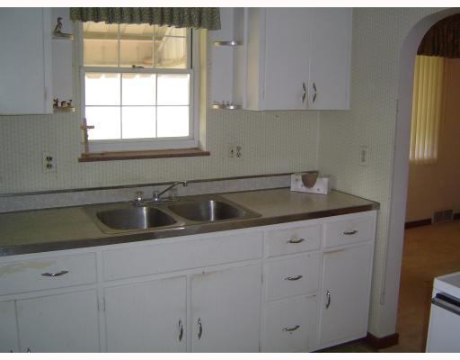 190 Hickory Grade Road Bridgeville, PA 15017 - Photo 6 of 12 Kitchen.