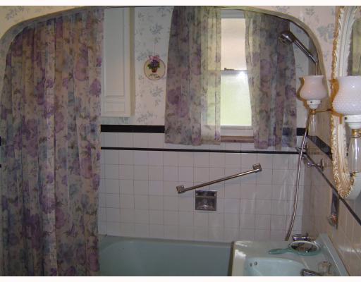 190 Hickory Grade Road Bridgeville, PA 15017 - Photo 7 of 12 Other. Full Bath