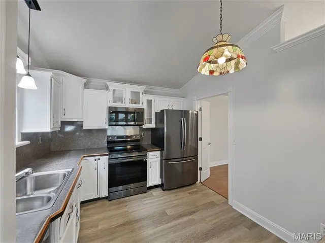 $350,000 | 111 Barrington Drive, St. Peters, MO 63376