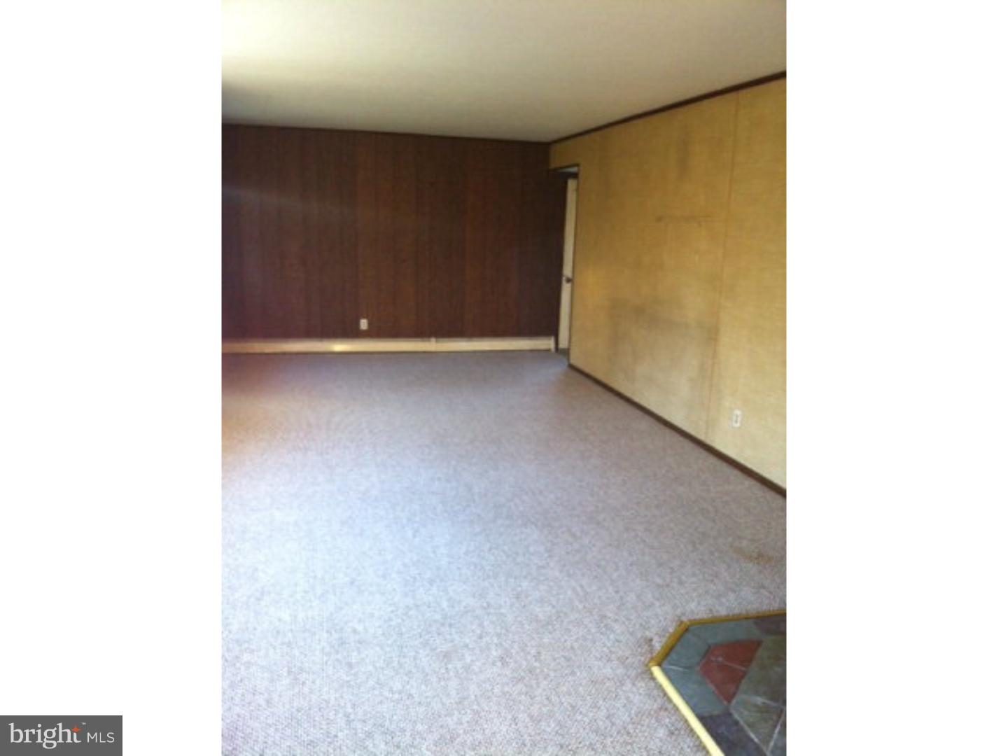 341 Ridge Road New Ringgold, PA 17960 - Photo 2 of 8 Living Room