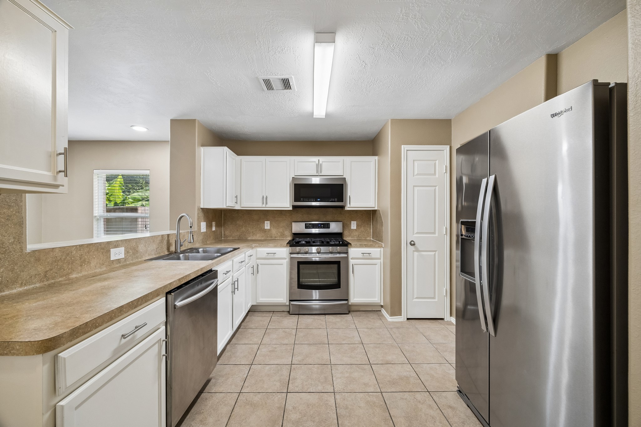 20110 Saddle Ranch Drive Humble, TX 77338 - Photo 3 of 15 Kitchen includes all appliances