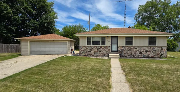 $244,900 | 1709 Mercury Circle, Racine, WI 53404