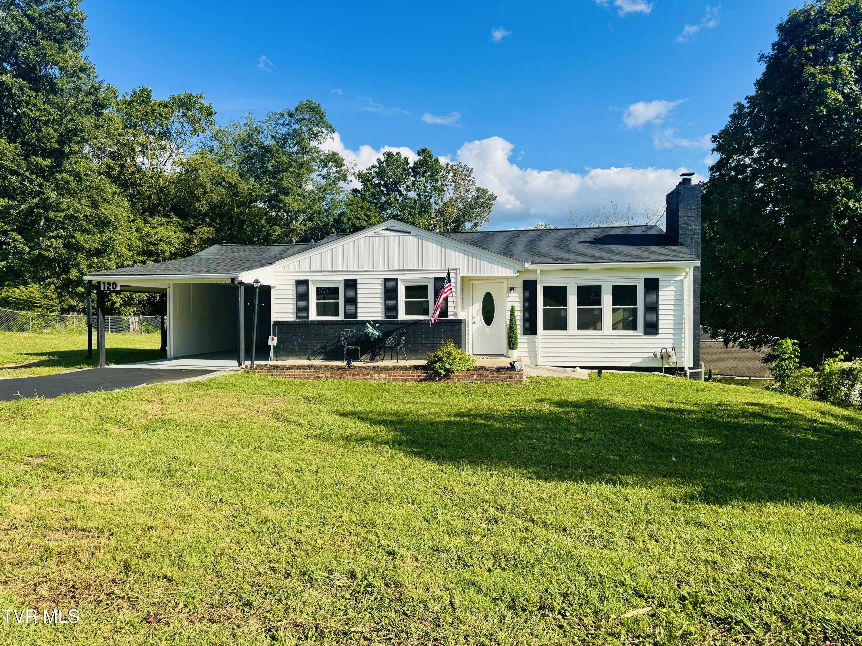 120 Mayflower Road Johnson City, TN 37601 - Photo 1 of 39 7D8F8270-BEB7-46A1-B9C3-68437EAFA761