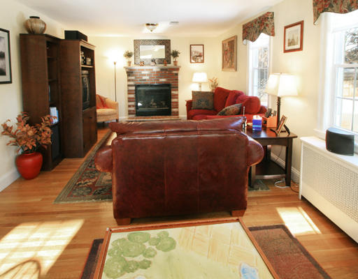 16 Greenacre Road Westwood, MA 02090 - Photo 5 of 13 Gallery Image 5