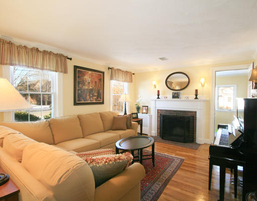 16 Greenacre Road Westwood, MA 02090 - Photo 6 of 13 Gallery Image 6