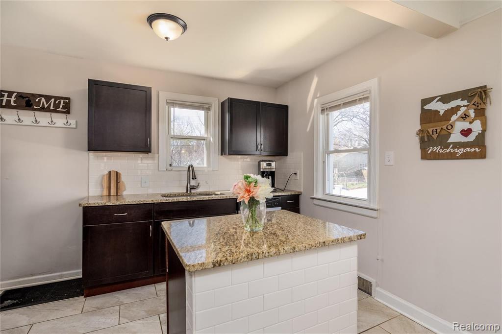 1402 East 10 Mile Road Ferndale, MI 48220 - Photo 13 of 24