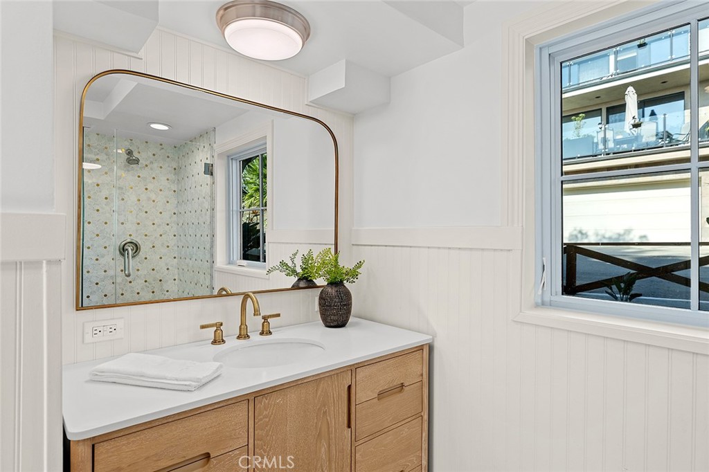 31927 Hayes Place Laguna Beach, CA 92651 - Photo 11 of 39