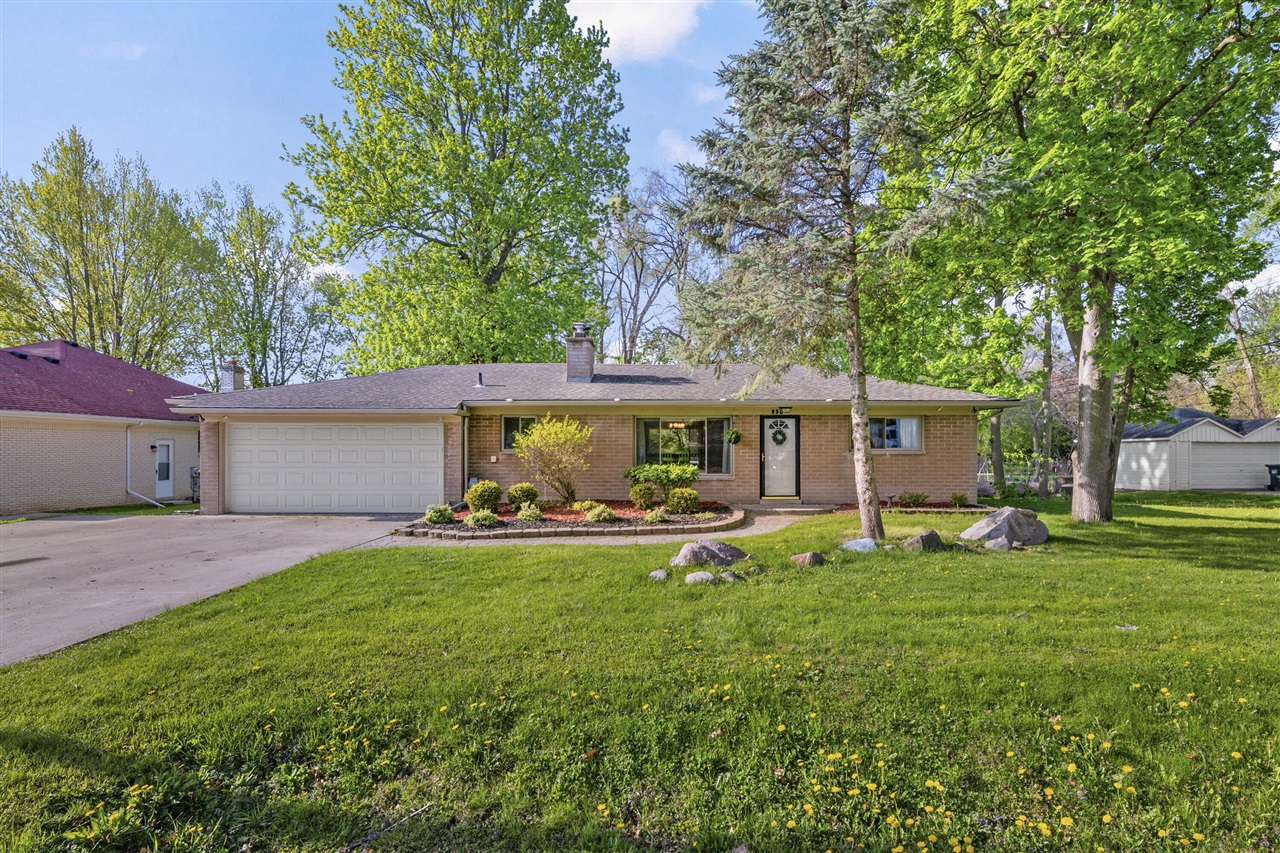950 Gallaland Avenue Rochester Hills, MI 48307 - Photo 1 of 37