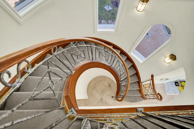 $5,900,000 | 2330 Northeast 31st Court, Lighthouse Point, FL 33064