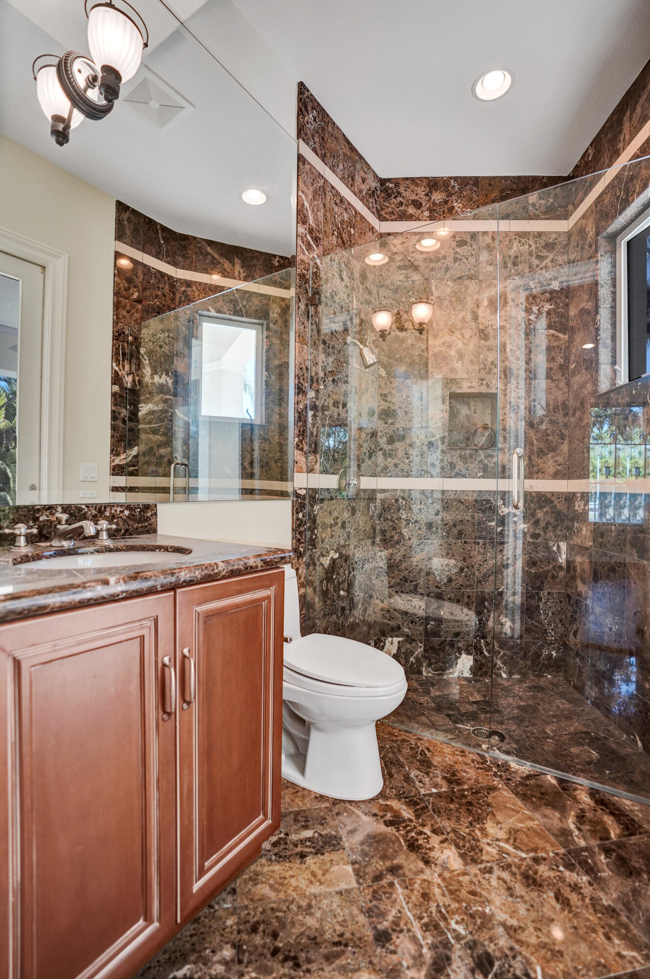 2330 Northeast 31st Court Lighthouse Point, FL 33064 - Photo 29 of 51 Bathroom