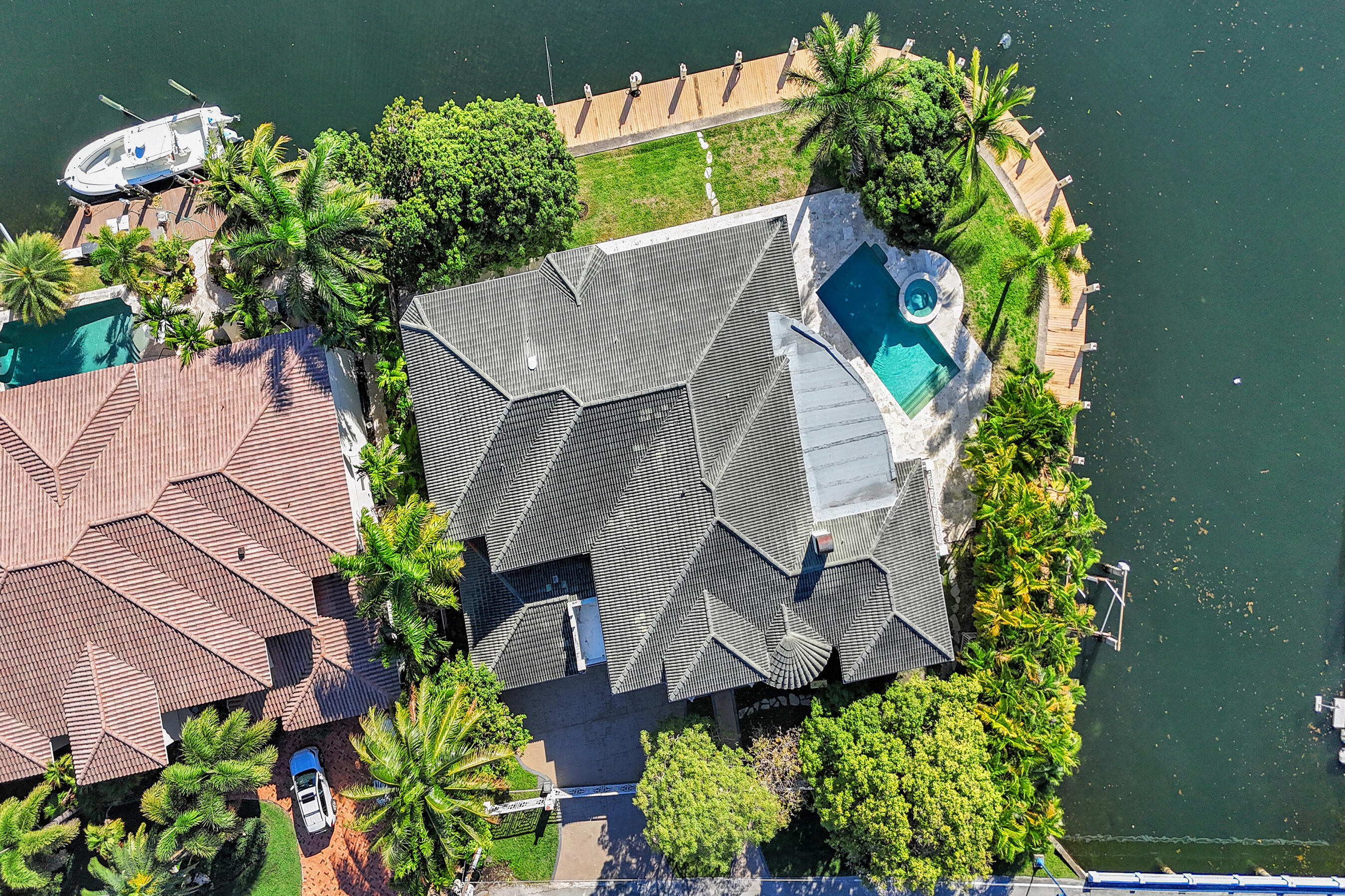 2330 Northeast 31st Court Lighthouse Point, FL 33064 - Photo 5 of 51 Exterior