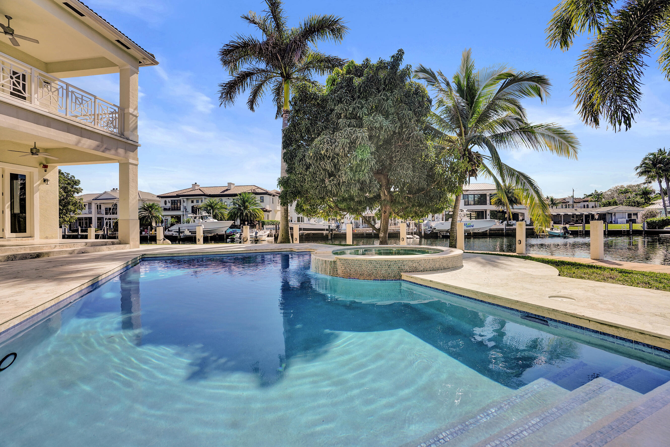 2330 Northeast 31st Court Lighthouse Point, FL 33064 - Photo 9 of 51 Exterior