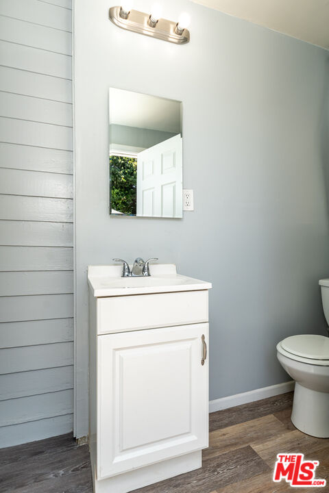 10307 Eldora Avenue Sunland, CA 91040 - Photo 20 of 32 a bathroom with a sink and a toilet