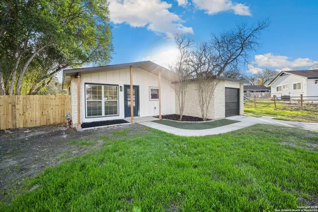 $195,000 | 7602 Strolling Lane, Live Oak, TX 78233