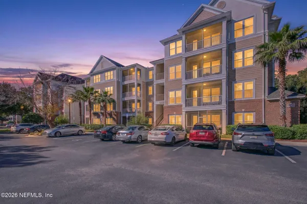 $2,100 | 13364 Beach Boulevard, Unit 805, Jacksonville, FL 32224
