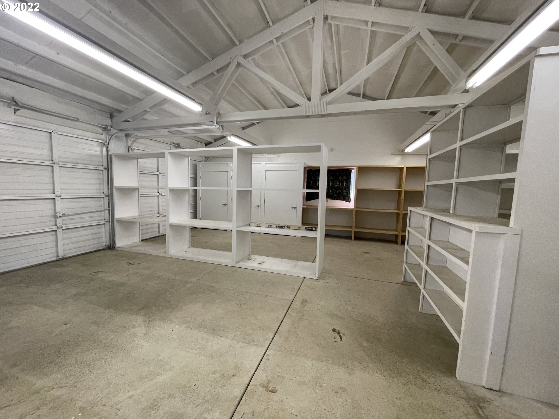 90292 Shore Lane Eugene, OR 97402 - Photo 13 of 29