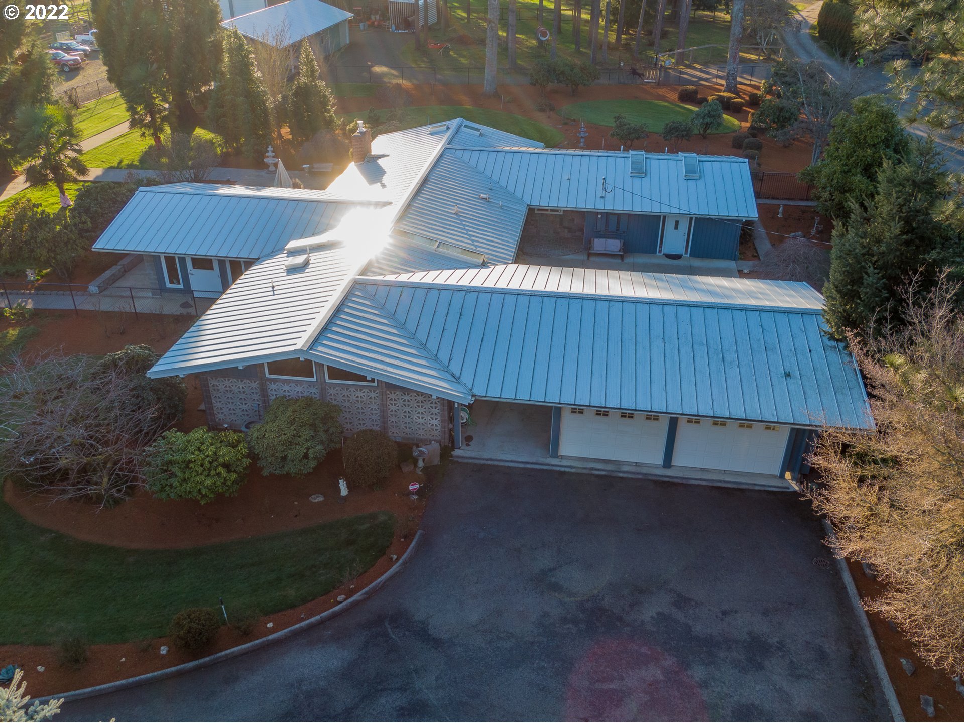 90292 Shore Lane Eugene, OR 97402 - Photo 2 of 29