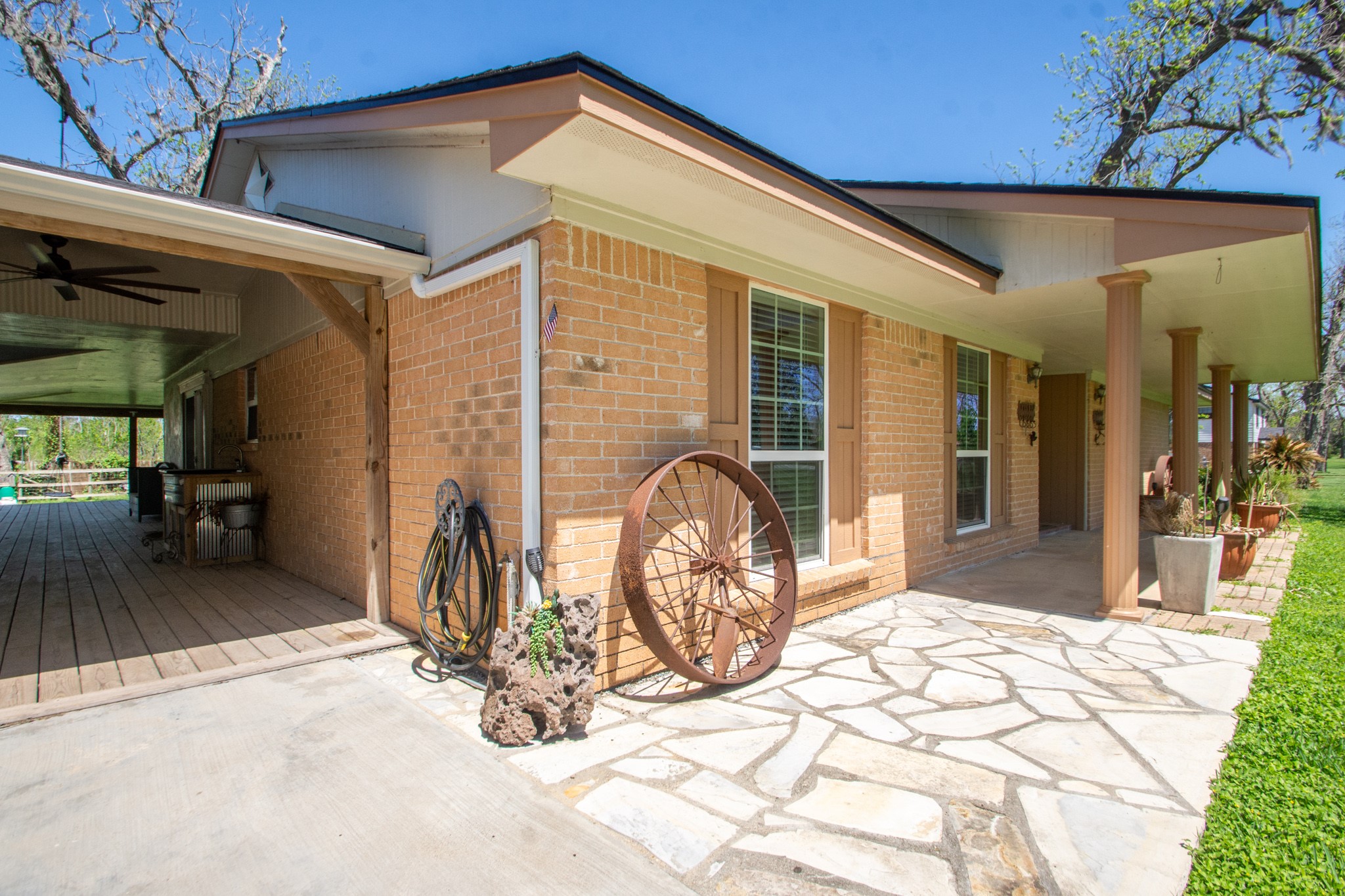 400 Pecan Estates Road, Unit C616R Angleton, TX 77515 - Photo 2 of 49 a front view of a house