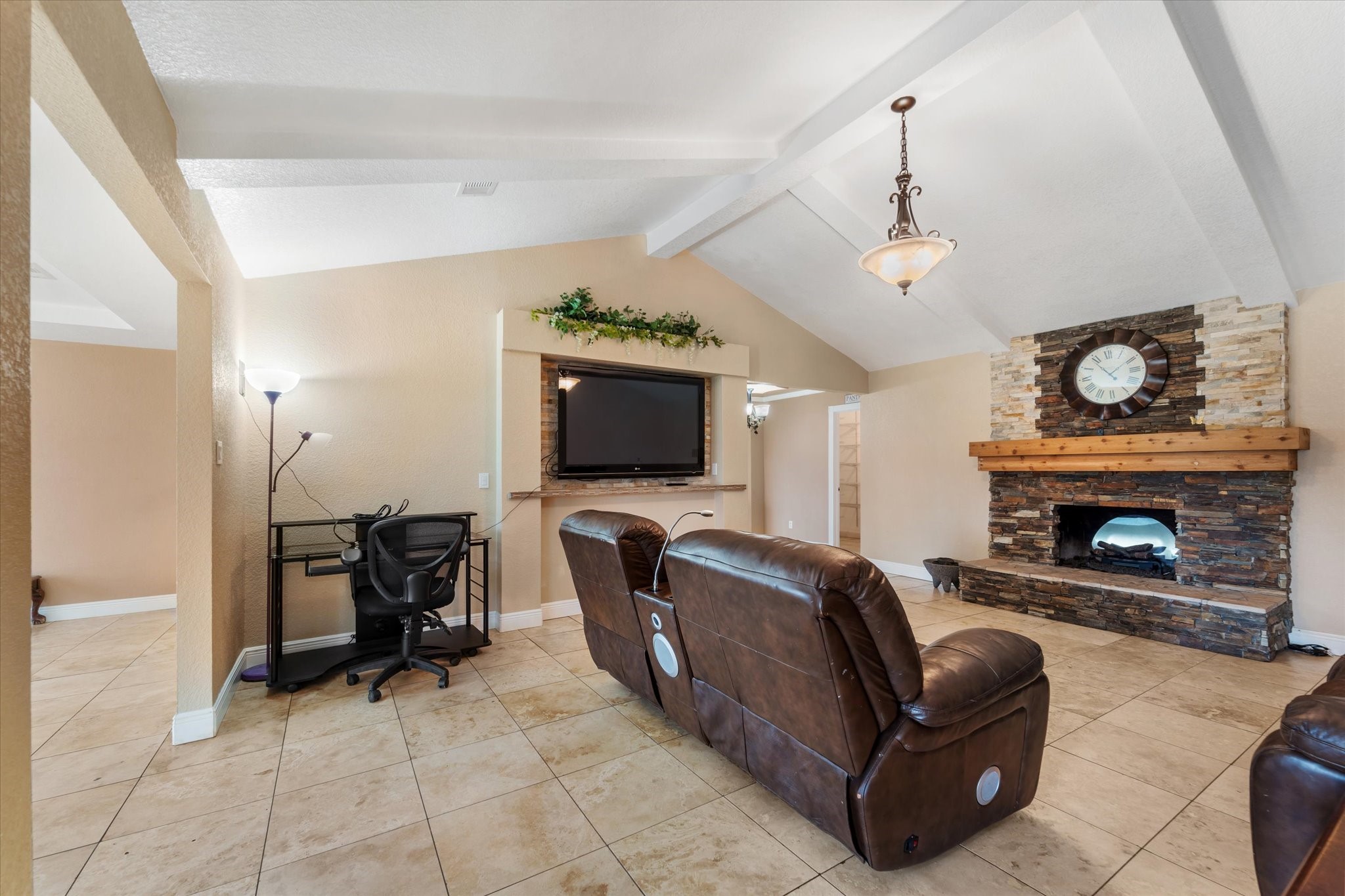 400 Pecan Estates Road, Unit C616R Angleton, TX 77515 - Photo 32 of 49 a living room with furniture and a fireplace
