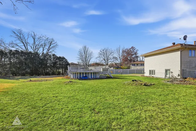 $315,000 | 18021 Pin Oak Court, Tinley Park, IL 60477