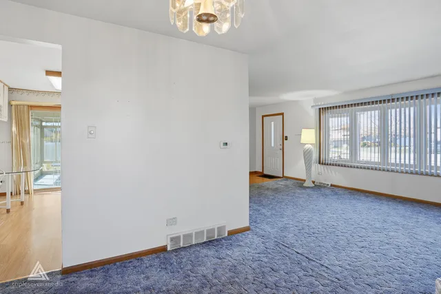 $315,000 | 18021 Pin Oak Court, Tinley Park, IL 60477