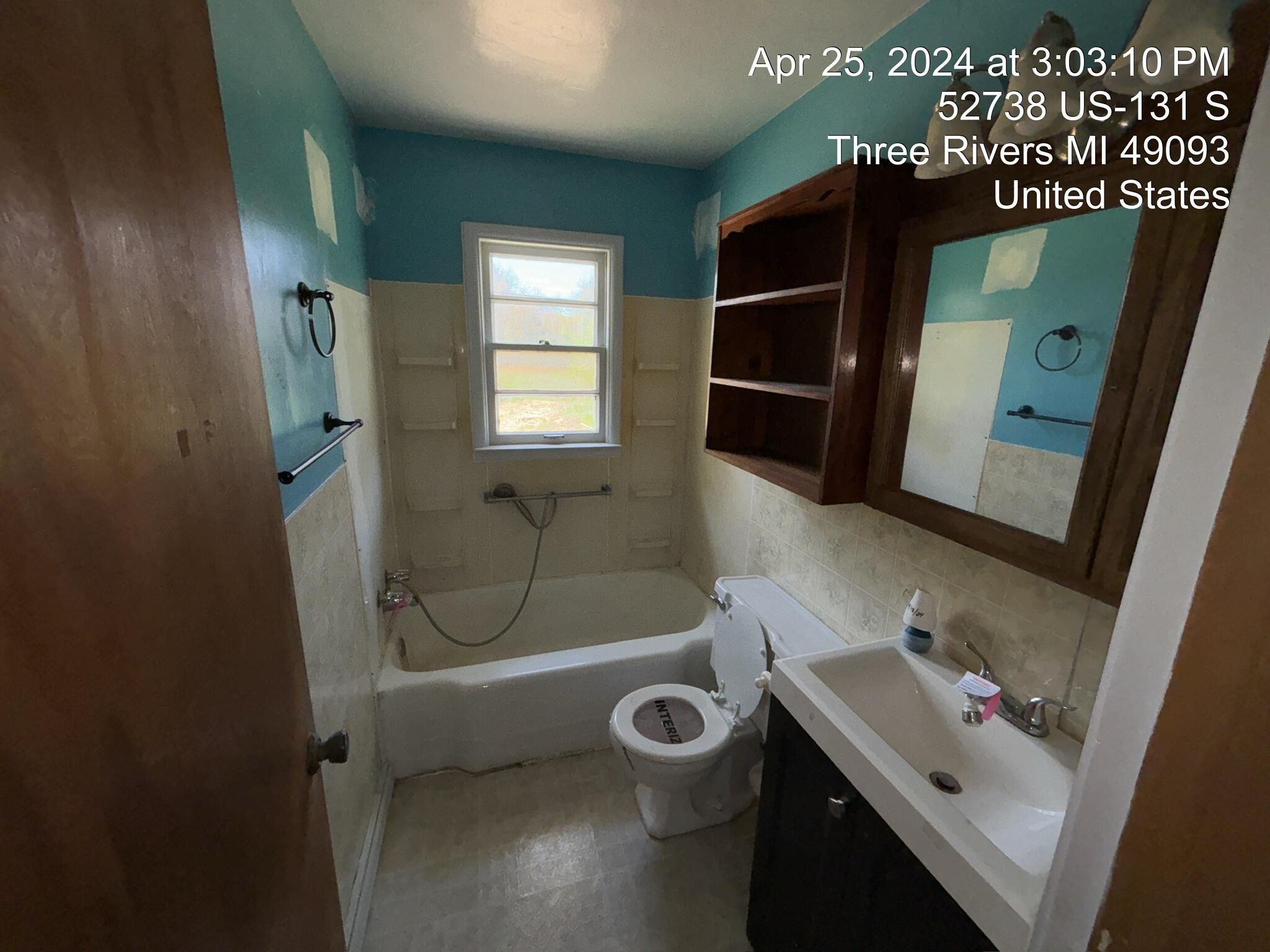 52738 Highway 131 Three Rivers, MI 49093 - Photo 7 of 10 4252024 (16)