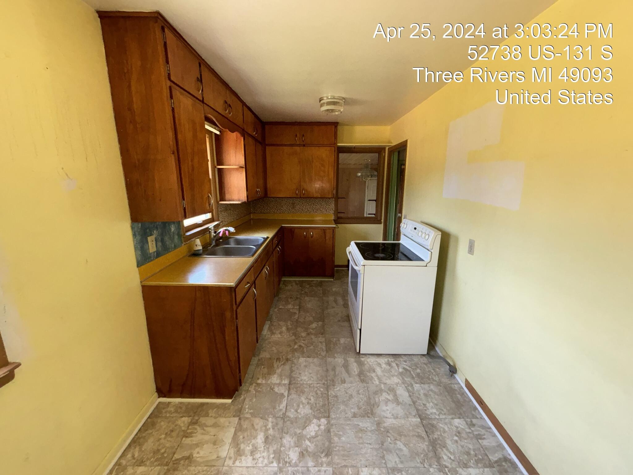 52738 Highway 131 Three Rivers, MI 49093 - Photo 8 of 10 4252024 (13)