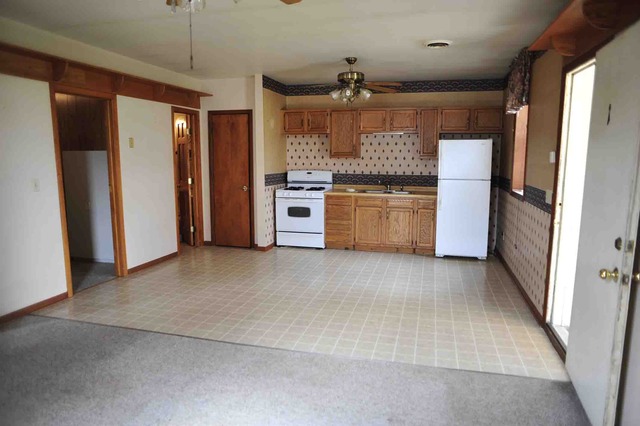 100 1st Street, Unit 4 Standard, IL 61363 - Photo 13 of 24