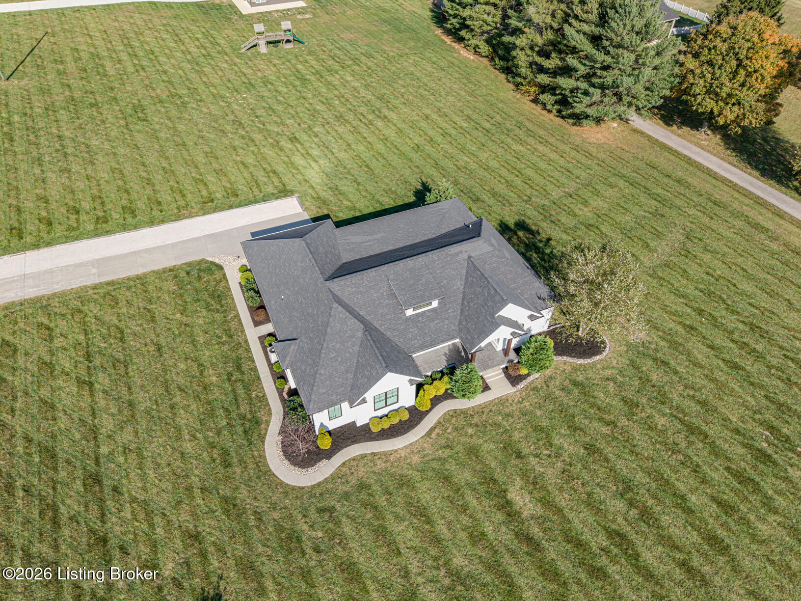 1753 St John Road Elizabethtown, KY 42701 - Photo 4 of 63 DJI_20241030152048_0292_D