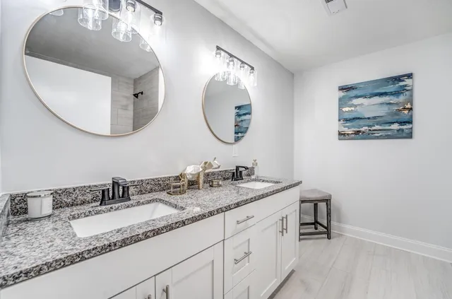 a bathroom with a toilet