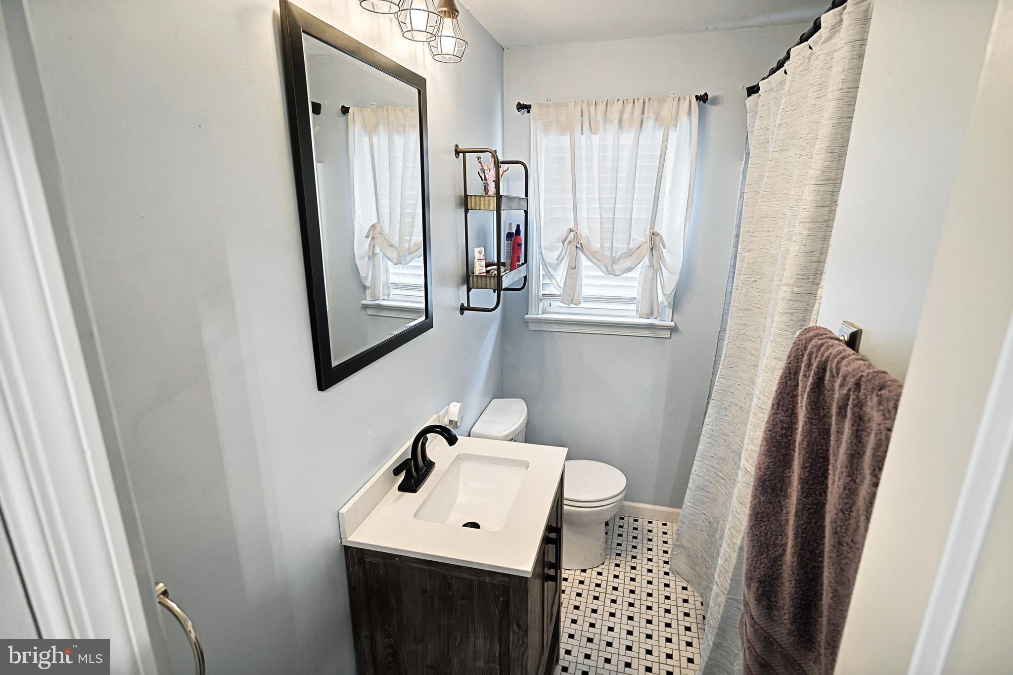 405 Waters Road York, PA 17403 - Photo 11 of 33