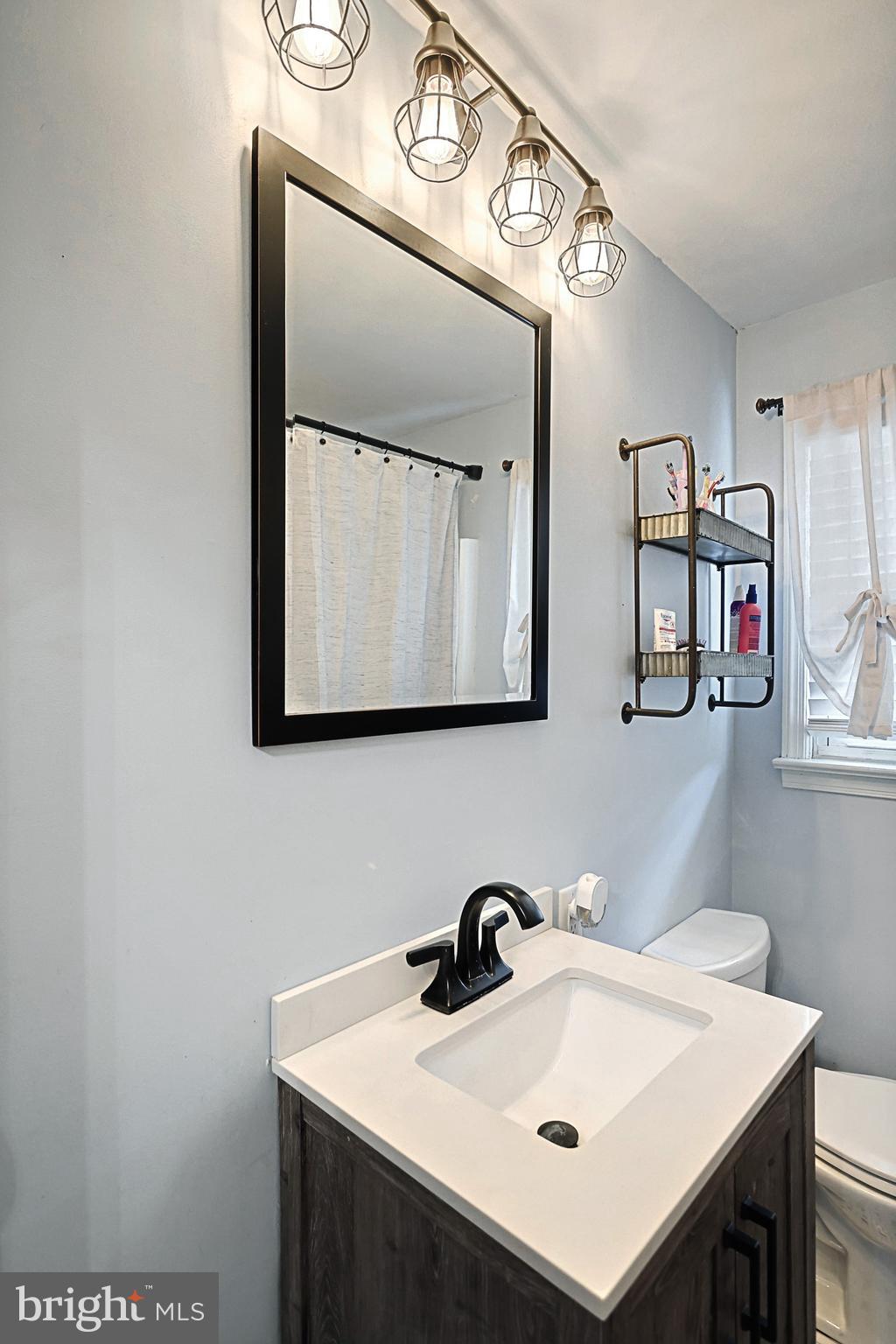 405 Waters Road York, PA 17403 - Photo 12 of 33