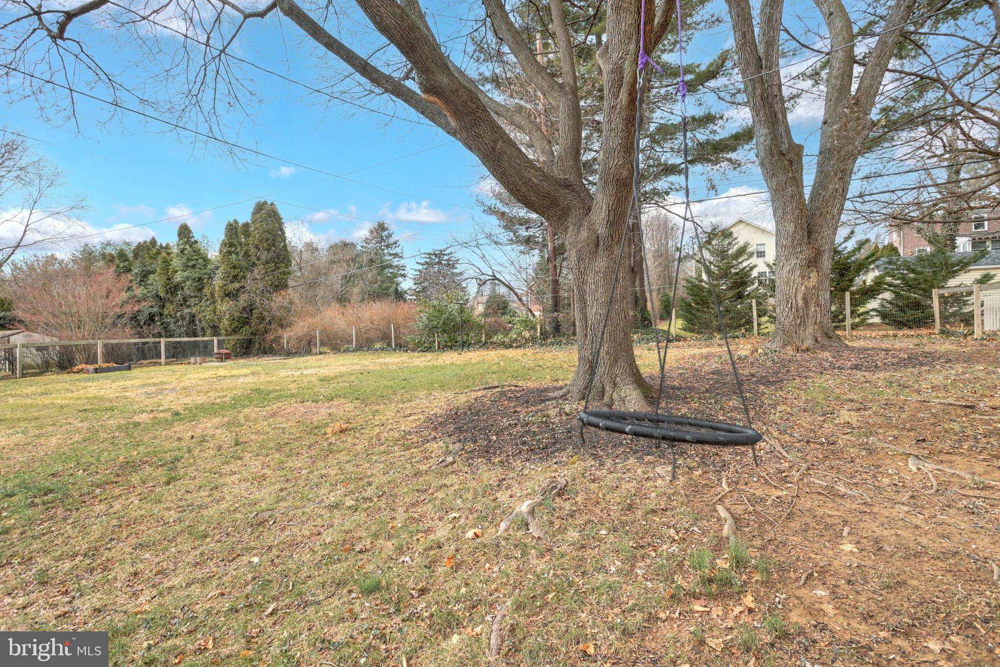 405 Waters Road York, PA 17403 - Photo 32 of 33